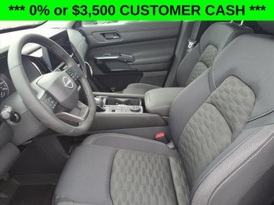 2026 Nissan Pathfinder SV