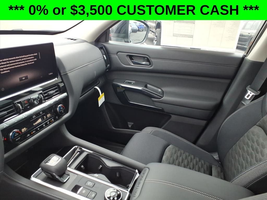 2026 Nissan Pathfinder SV