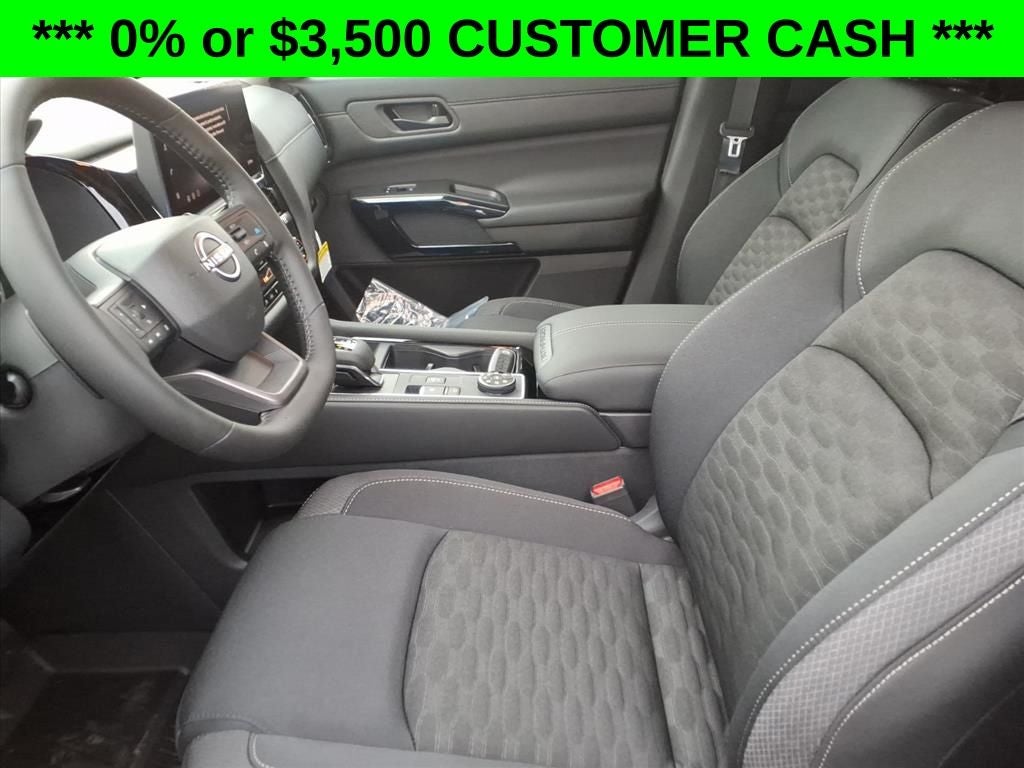 2026 Nissan Pathfinder SV