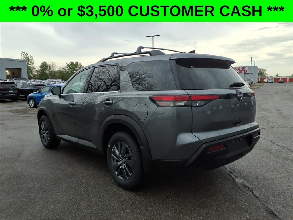 2026 Nissan Pathfinder SV