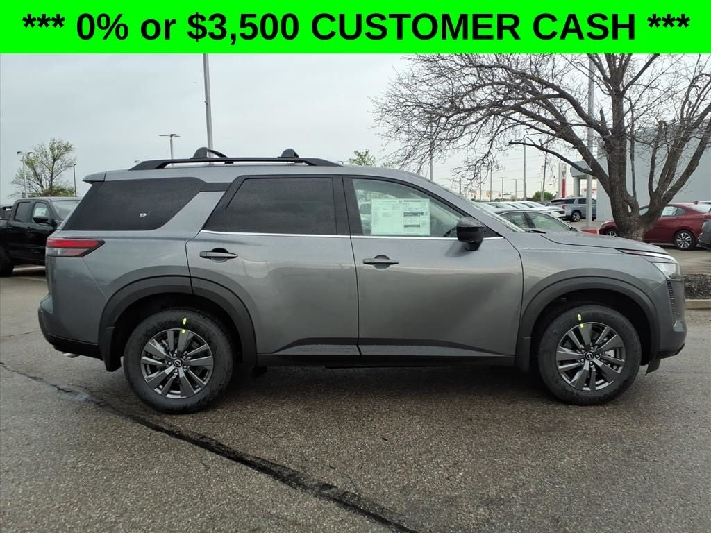 2026 Nissan Pathfinder SV