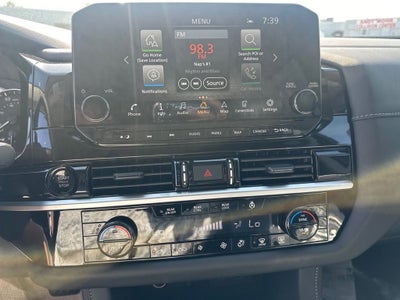 2025 Nissan Pathfinder SL