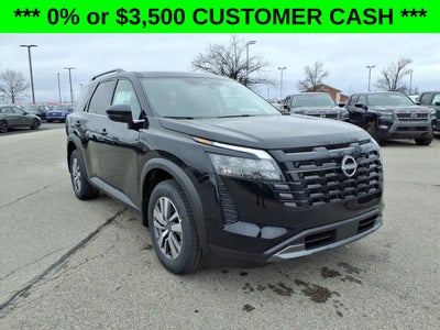 2026 Nissan Pathfinder SL