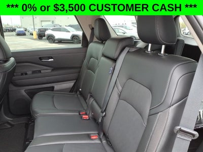 2026 Nissan Pathfinder SL