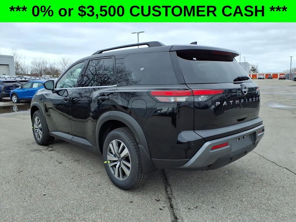 2026 Nissan Pathfinder SL