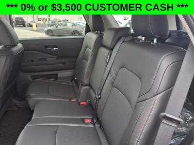2026 Nissan Pathfinder SL