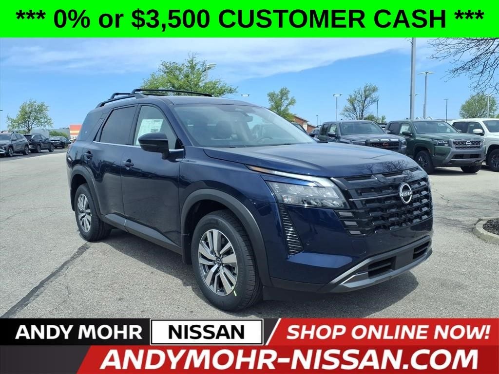 2026 Nissan Pathfinder SL