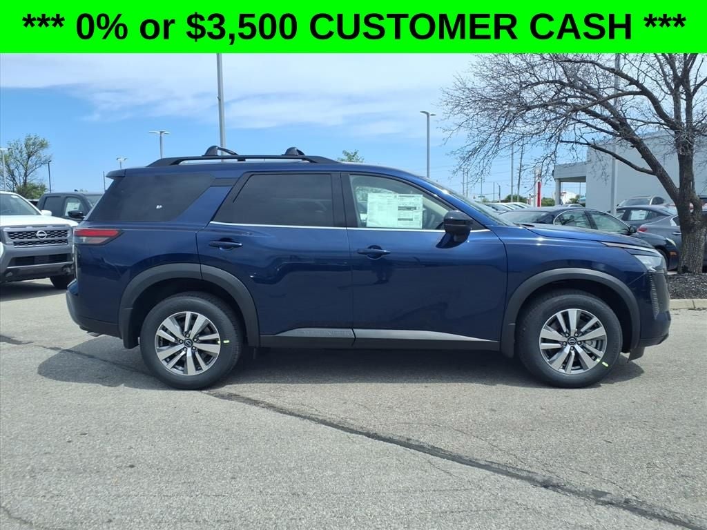 2026 Nissan Pathfinder SL
