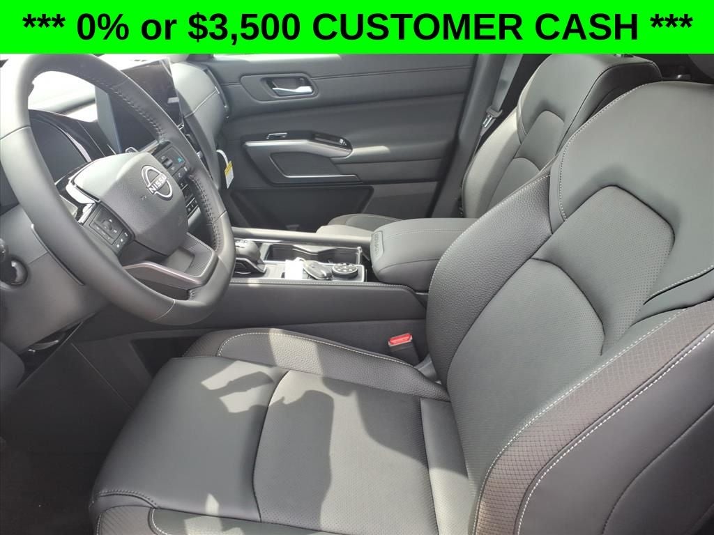 2026 Nissan Pathfinder SL