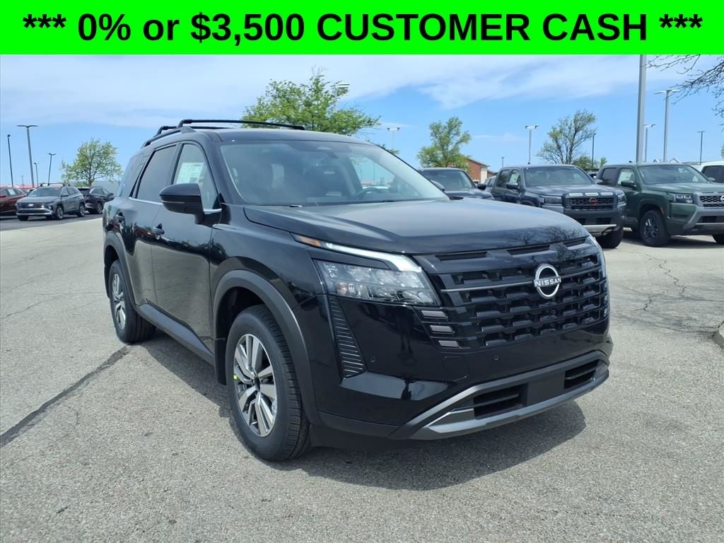 2026 Nissan Pathfinder SL