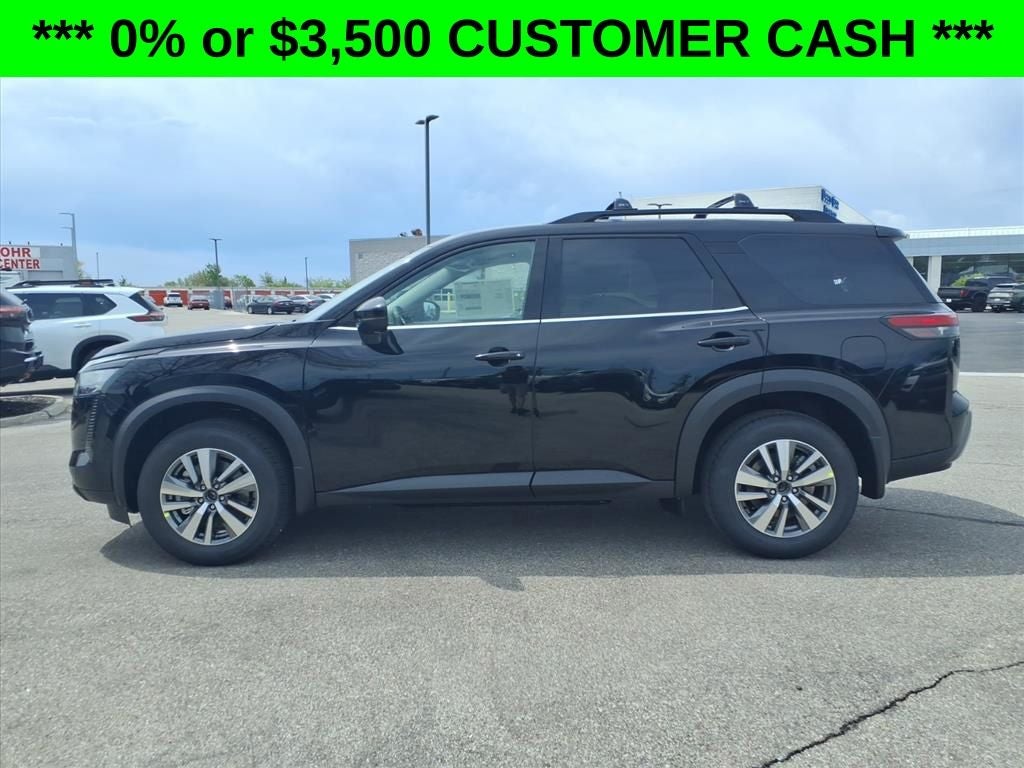 2026 Nissan Pathfinder SL