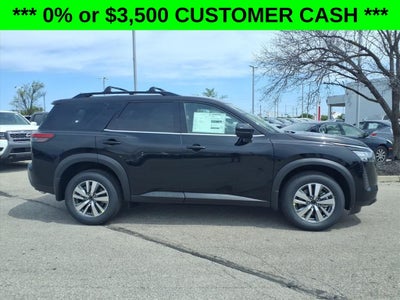 2026 Nissan Pathfinder SL