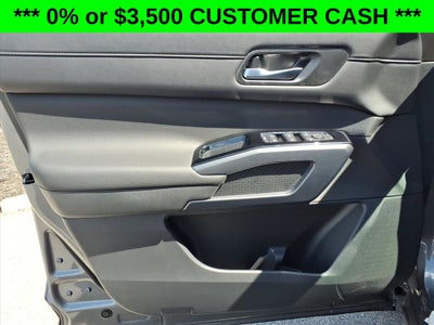 2026 Nissan Pathfinder SL