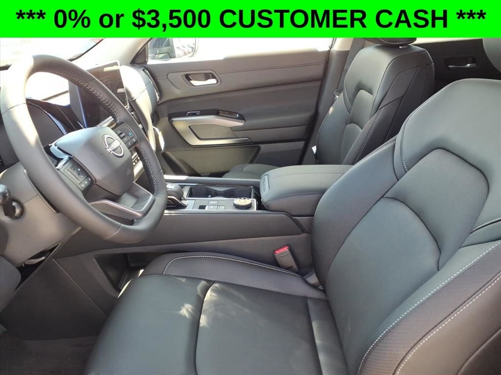 2026 Nissan Pathfinder SL