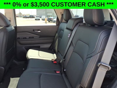 2026 Nissan Pathfinder SL