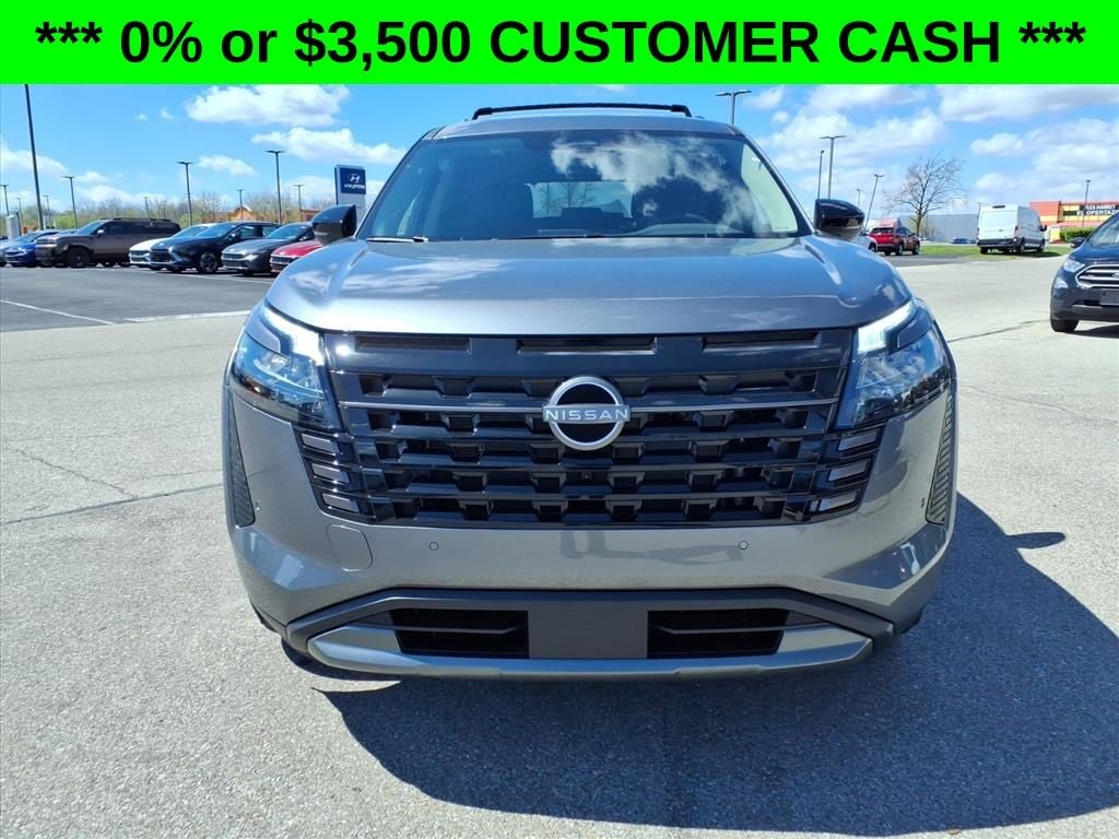 2026 Nissan Pathfinder SL