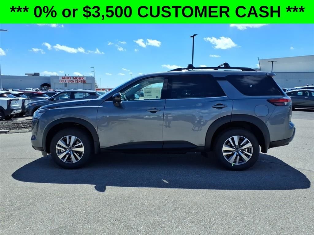 2026 Nissan Pathfinder SL