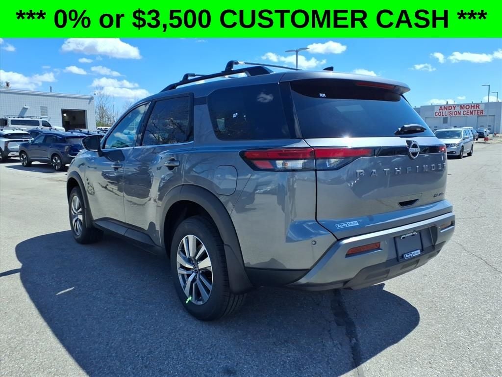 2026 Nissan Pathfinder SL