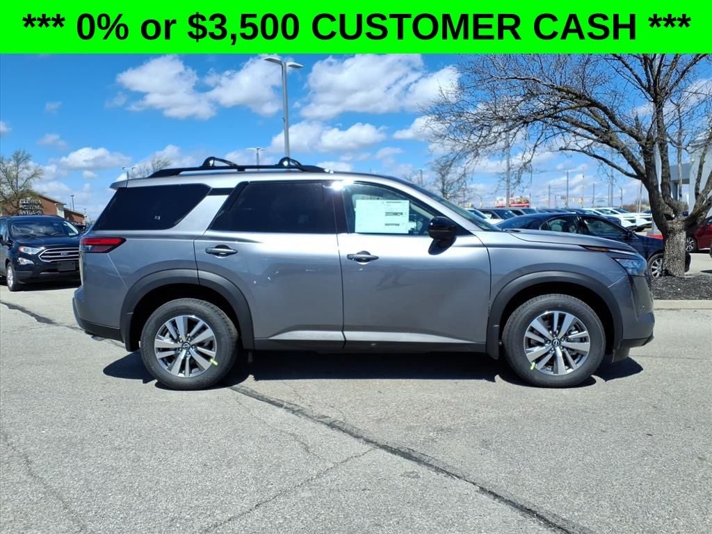 2026 Nissan Pathfinder SL