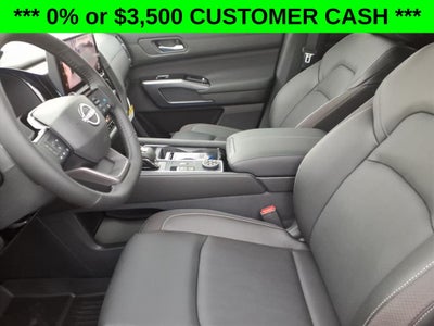 2026 Nissan Pathfinder SL