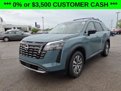 2026 Nissan Pathfinder SL