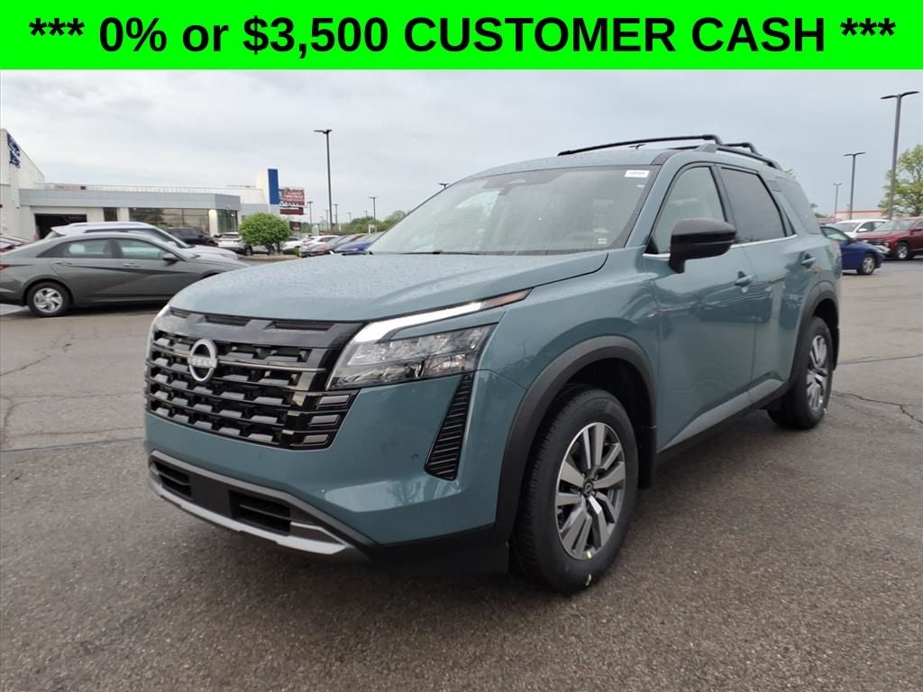 2026 Nissan Pathfinder SL