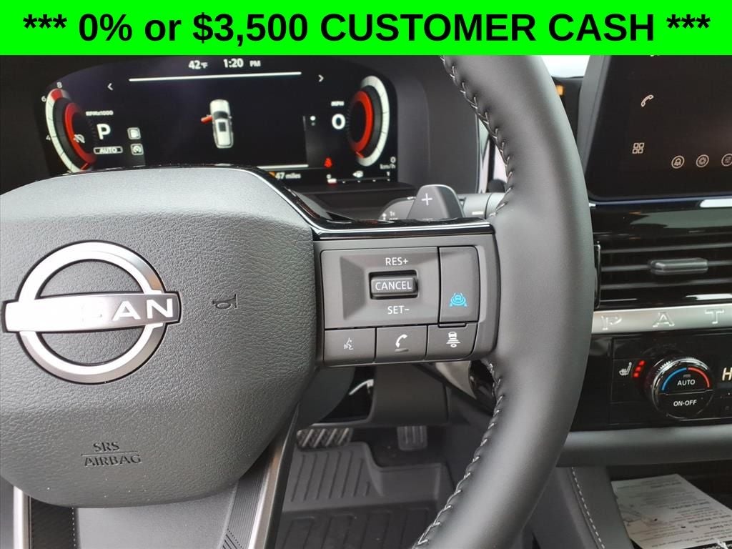 2026 Nissan Pathfinder SL