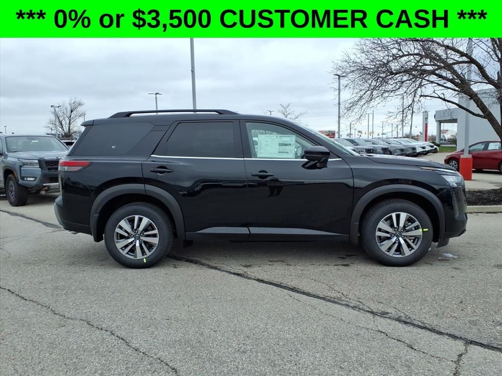 2026 Nissan Pathfinder SL
