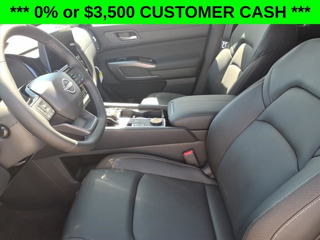 2026 Nissan Pathfinder SL