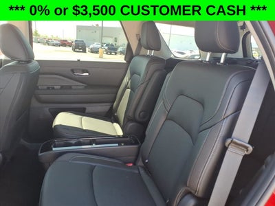 2026 Nissan Pathfinder SL