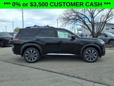 2026 Nissan Pathfinder Platinum