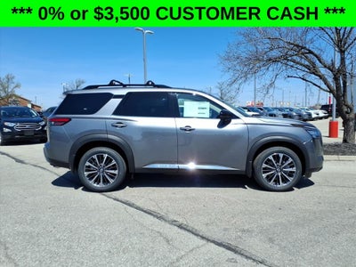 2026 Nissan Pathfinder Platinum