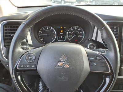 2020 Mitsubishi Outlander SE