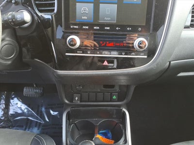 2020 Mitsubishi Outlander SE