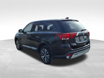2020 Mitsubishi Outlander SE