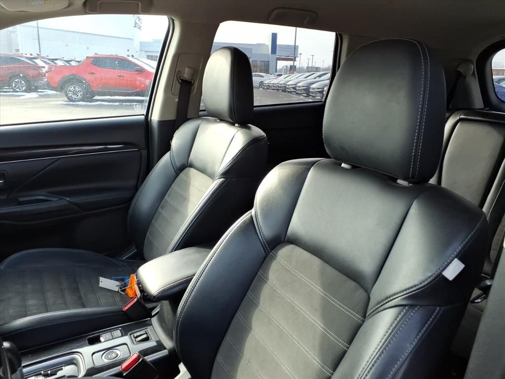 2020 Mitsubishi Outlander SE