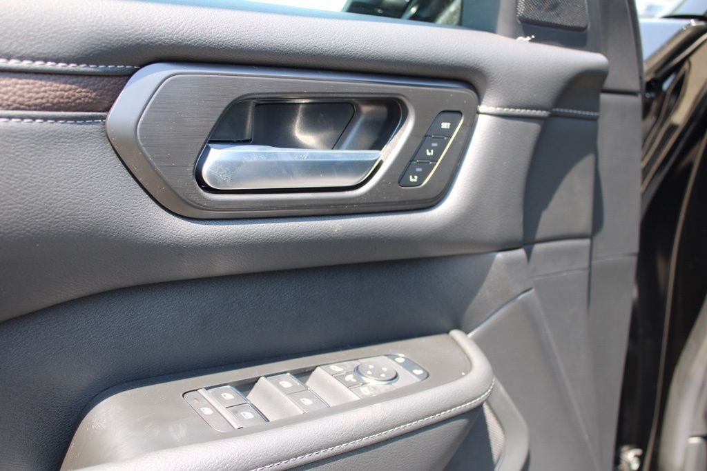 2025 Nissan Armada SL