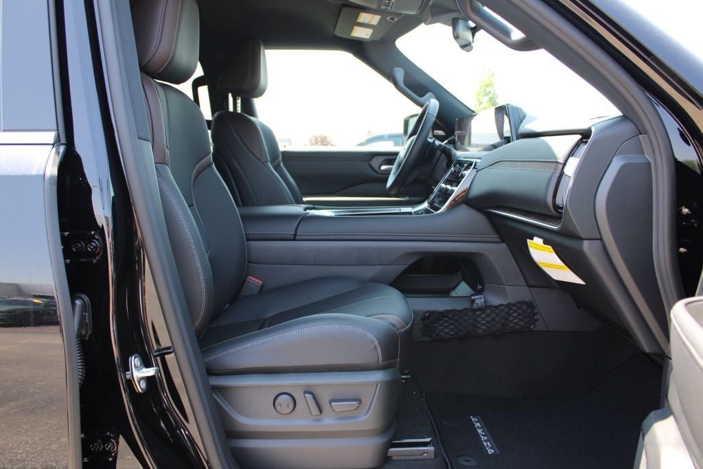 2025 Nissan Armada SL