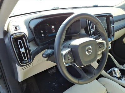 2023 Volvo XC40 B5 Plus Bright Theme