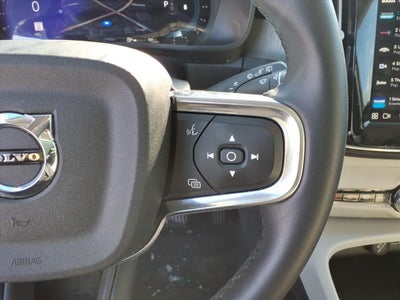 2023 Volvo XC40 B5 Plus Bright Theme