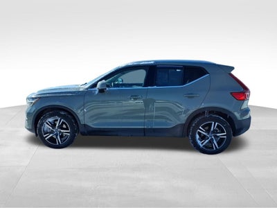 2023 Volvo XC40 B5 Plus Bright Theme