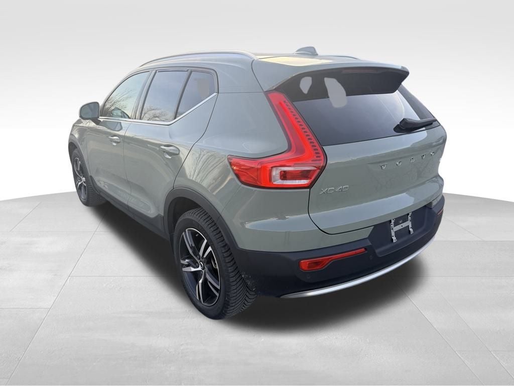 2023 Volvo XC40 B5 Plus Bright Theme