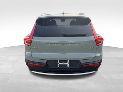2023 Volvo XC40 B5 Plus Bright Theme