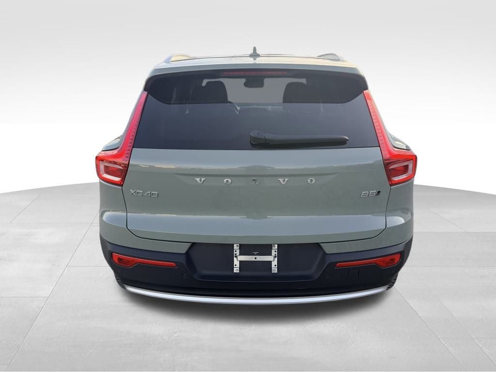 2023 Volvo XC40 B5 Plus Bright Theme